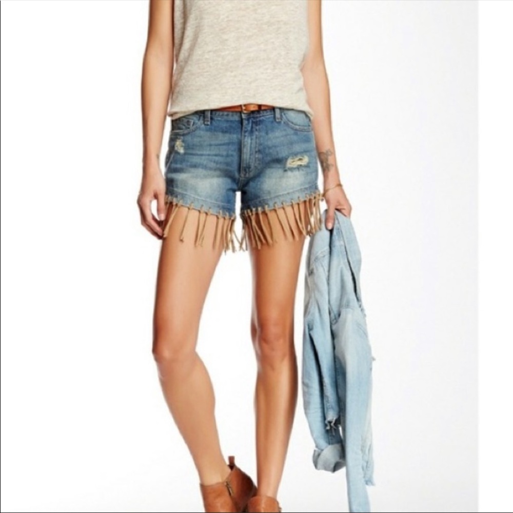 DL1961 Denim w/ fringe shorts
